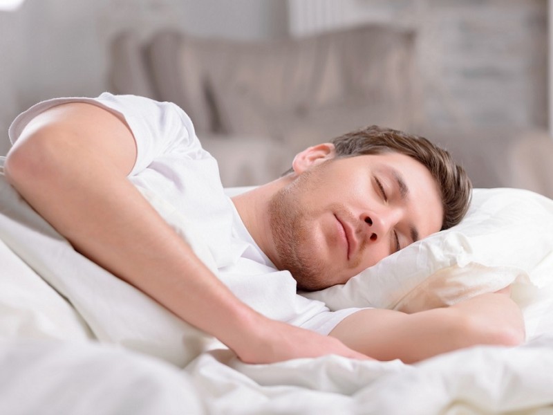 Để sáp vuốt tóc ngủ qua đêm: nên hay không?
